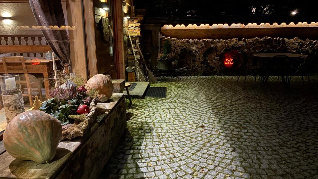 Bed and Breakfast Les Trompeurs Chez Odette Cogne Exteriér fotografie