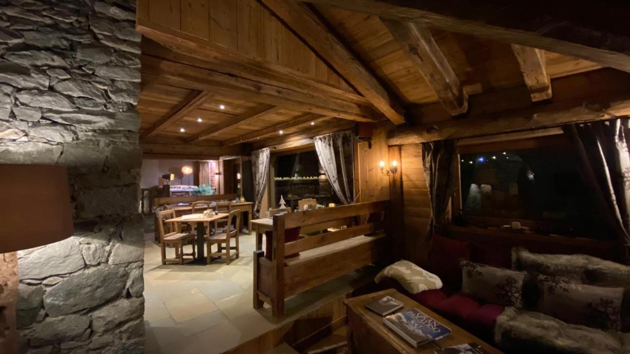 Bed and Breakfast Les Trompeurs Chez Odette Cogne Exteriér fotografie