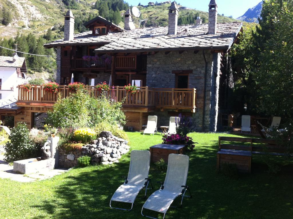 Bed and Breakfast Les Trompeurs Chez Odette Cogne Exteriér fotografie