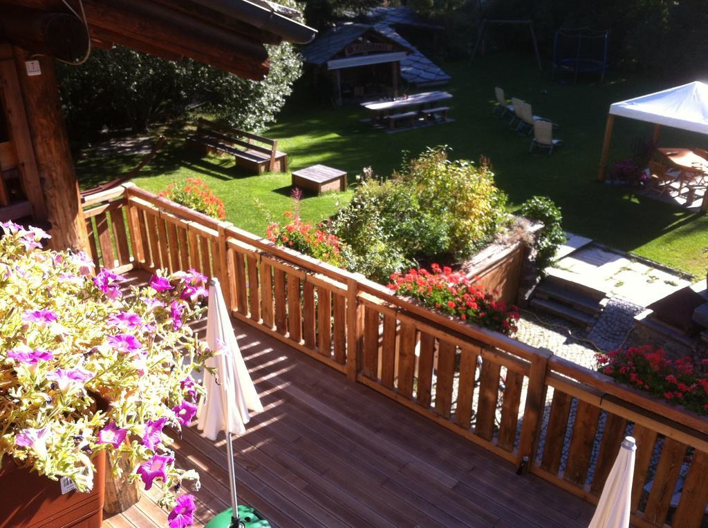 Bed and Breakfast Les Trompeurs Chez Odette Cogne Pokoj fotografie