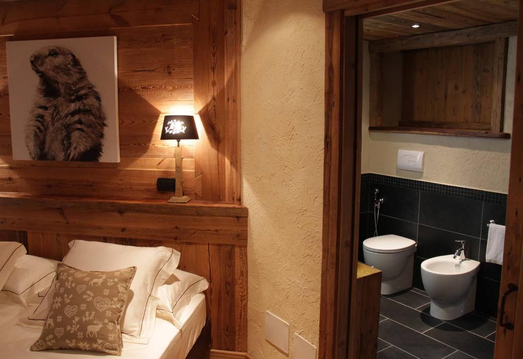 Bed and Breakfast Les Trompeurs Chez Odette Cogne Exteriér fotografie