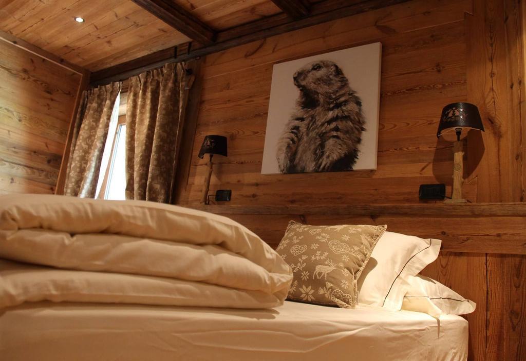 Bed and Breakfast Les Trompeurs Chez Odette Cogne Exteriér fotografie