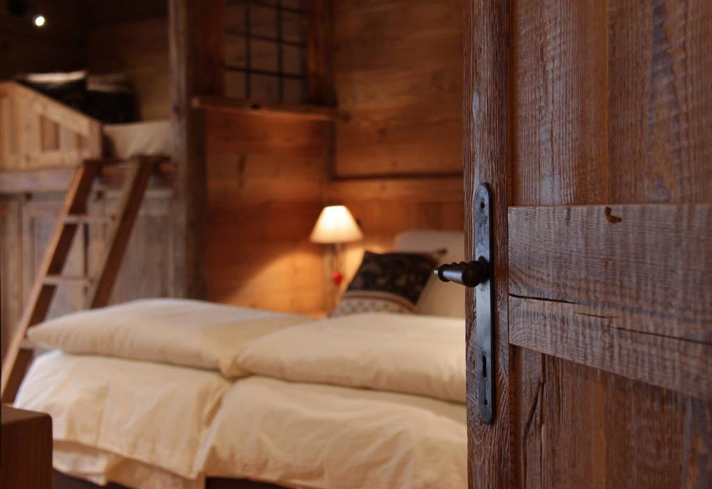 Bed and Breakfast Les Trompeurs Chez Odette Cogne Pokoj fotografie