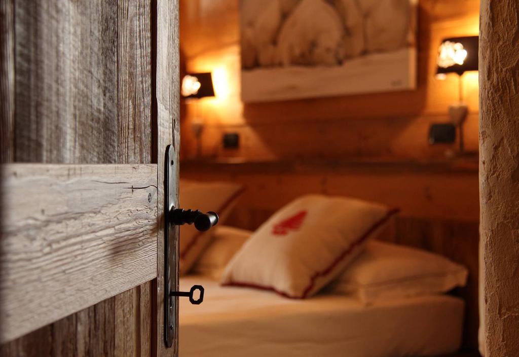 Bed and Breakfast Les Trompeurs Chez Odette Cogne Pokoj fotografie