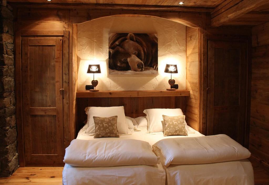 Bed and Breakfast Les Trompeurs Chez Odette Cogne Pokoj fotografie