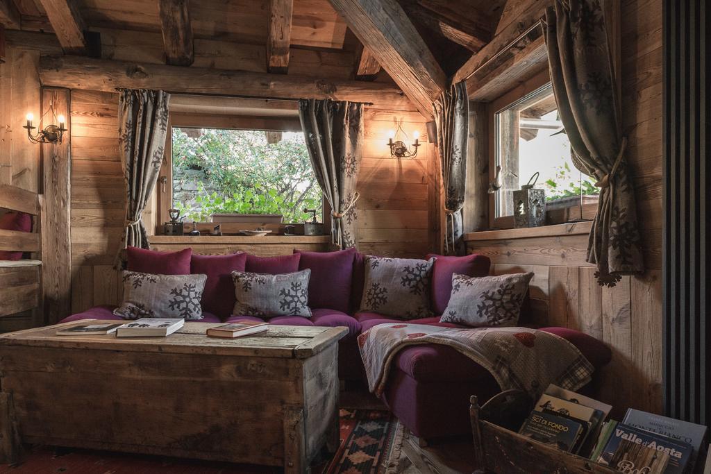 Bed and Breakfast Les Trompeurs Chez Odette Cogne Exteriér fotografie