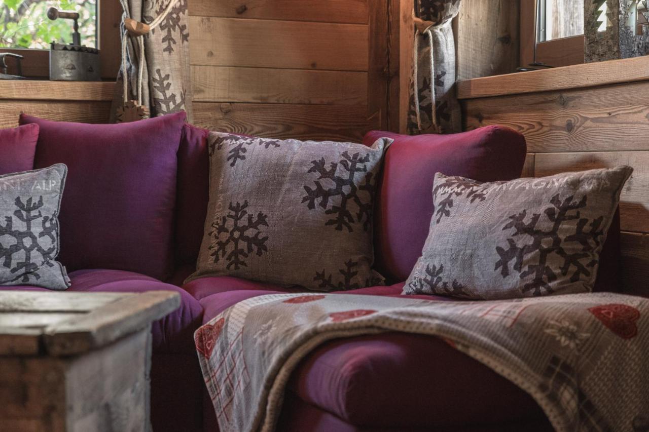 Bed and Breakfast Les Trompeurs Chez Odette Cogne Exteriér fotografie