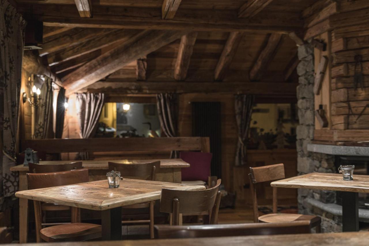 Bed and Breakfast Les Trompeurs Chez Odette Cogne Exteriér fotografie