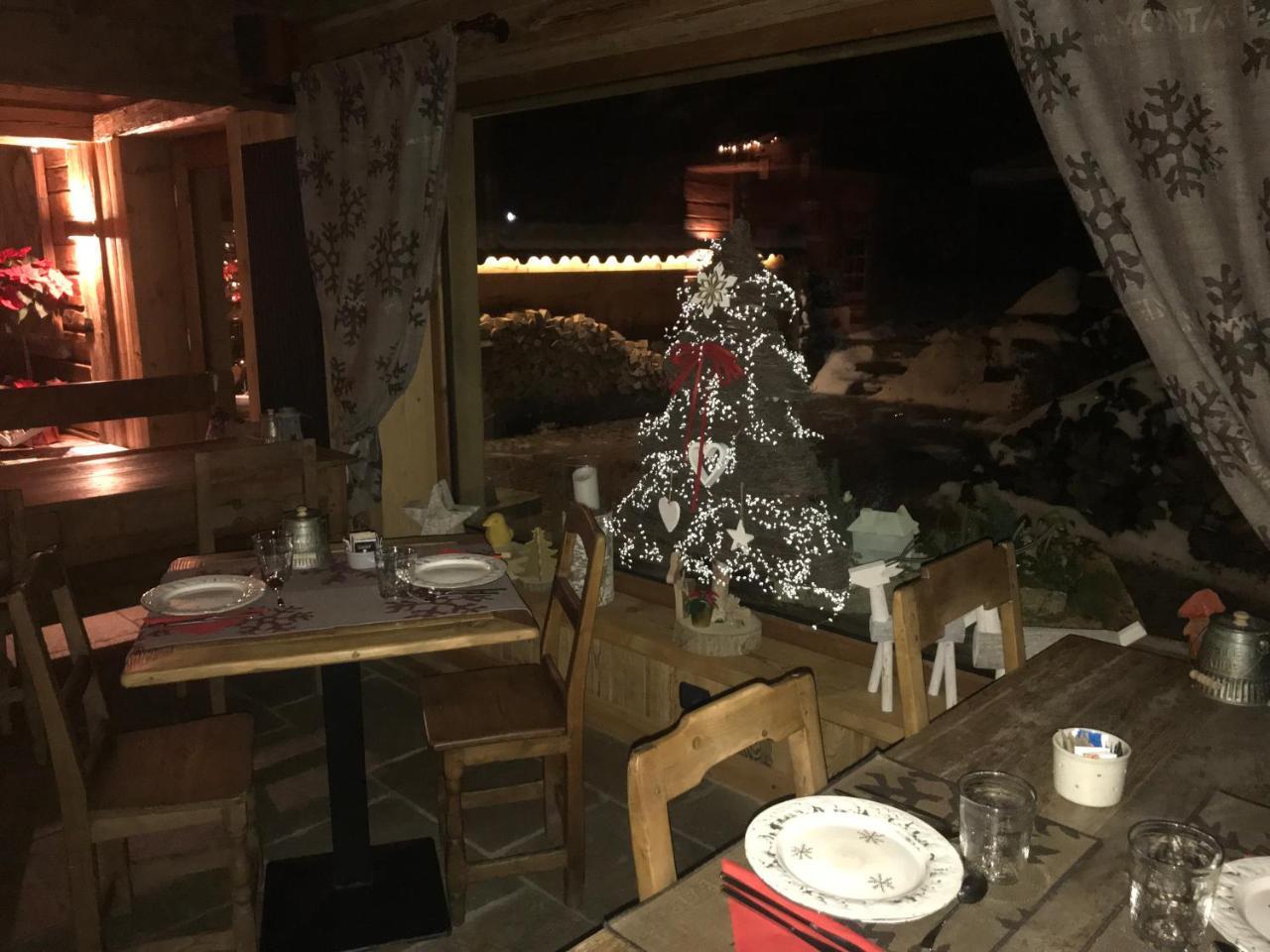 Bed and Breakfast Les Trompeurs Chez Odette Cogne Exteriér fotografie